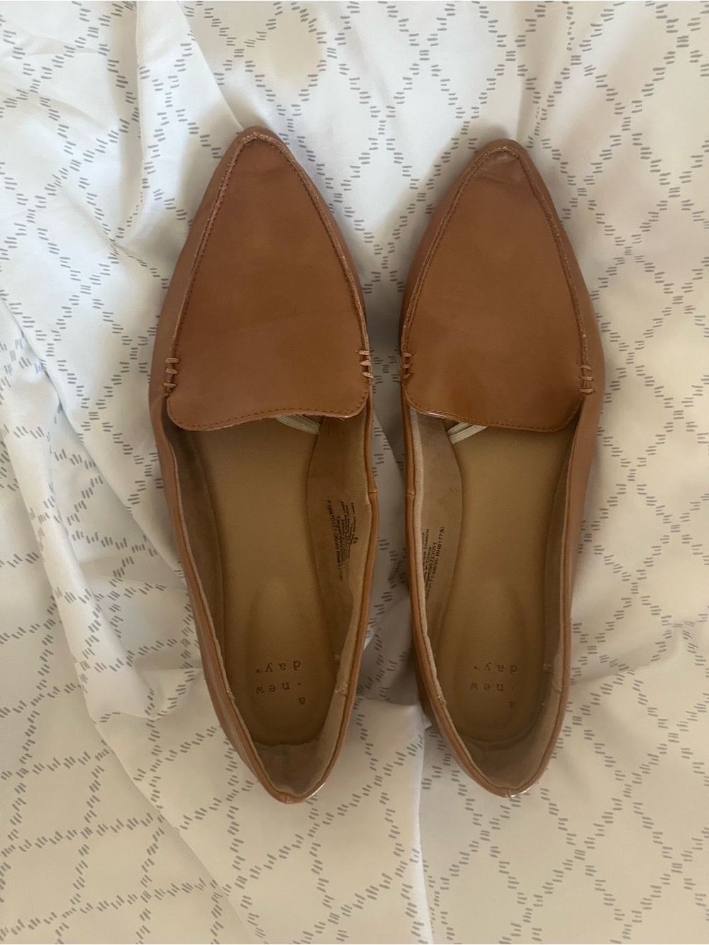 Women's Pointed Toe Slip-On Loafers in Tan